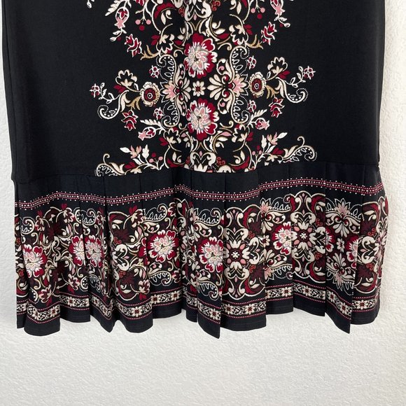 WHBM Pleated Hem Floral Knit Shift Black Dress - Picture 9 of 12